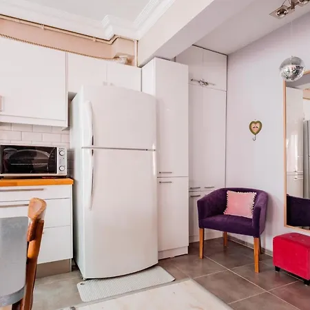 Lovely Flat W Balcony 5 Min To Istiklal Ave