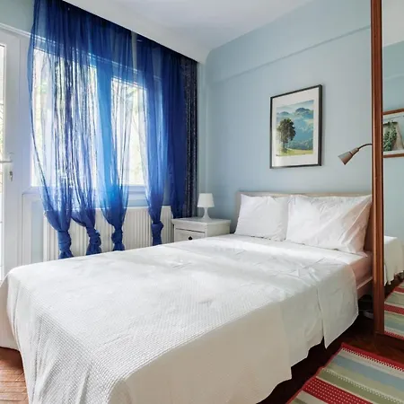 Апартаменты Lovely Flat W Balcony 5 Min To Istiklal Ave Стамбул