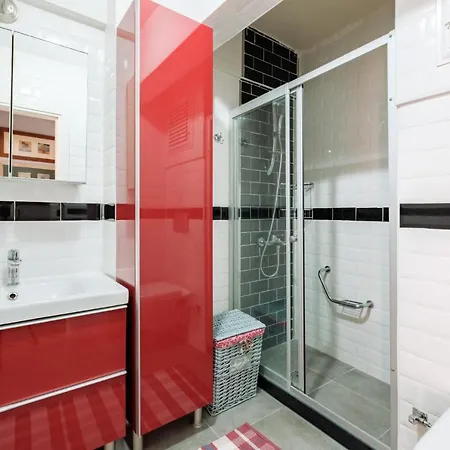 Lovely Flat W Balcony 5 Min To Istiklal Ave * Κωνσταντινούπολη