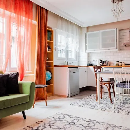 Lovely Flat W Balcony 5 Min To Istiklal Ave